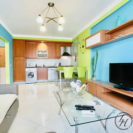 Apartamento Alegria - Shopping Center 150m - Pool - Parking - Terrace *